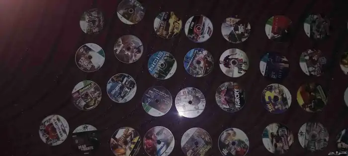 37 شريط اكس بوكس 360 للبيع حالتهم مدري شغالين او خربانين 0