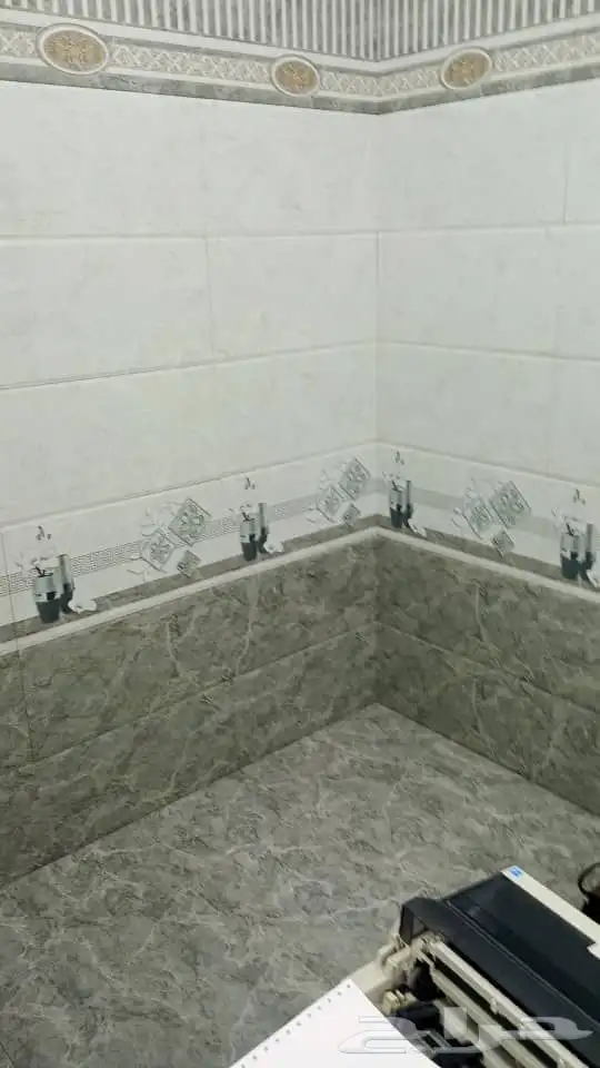 بلاط السيراميك الجدار 1