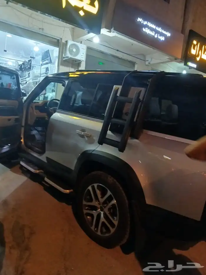 قطع واكسسوارات ديفندر 2025 4