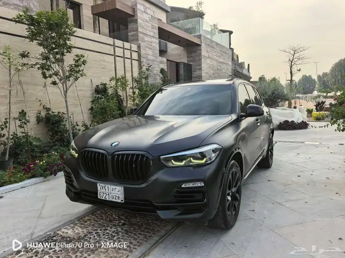 للبيع بي ام دبليو 2019 اللون اسود وارد كندا 38