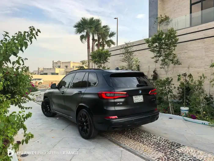 للبيع بي ام دبليو 2019 اللون اسود وارد كندا 3