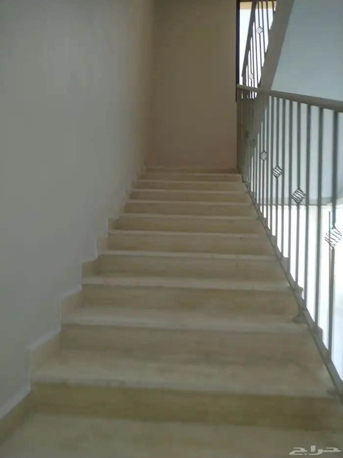 دور علوي شرق الرياض حي الجنادريه 19