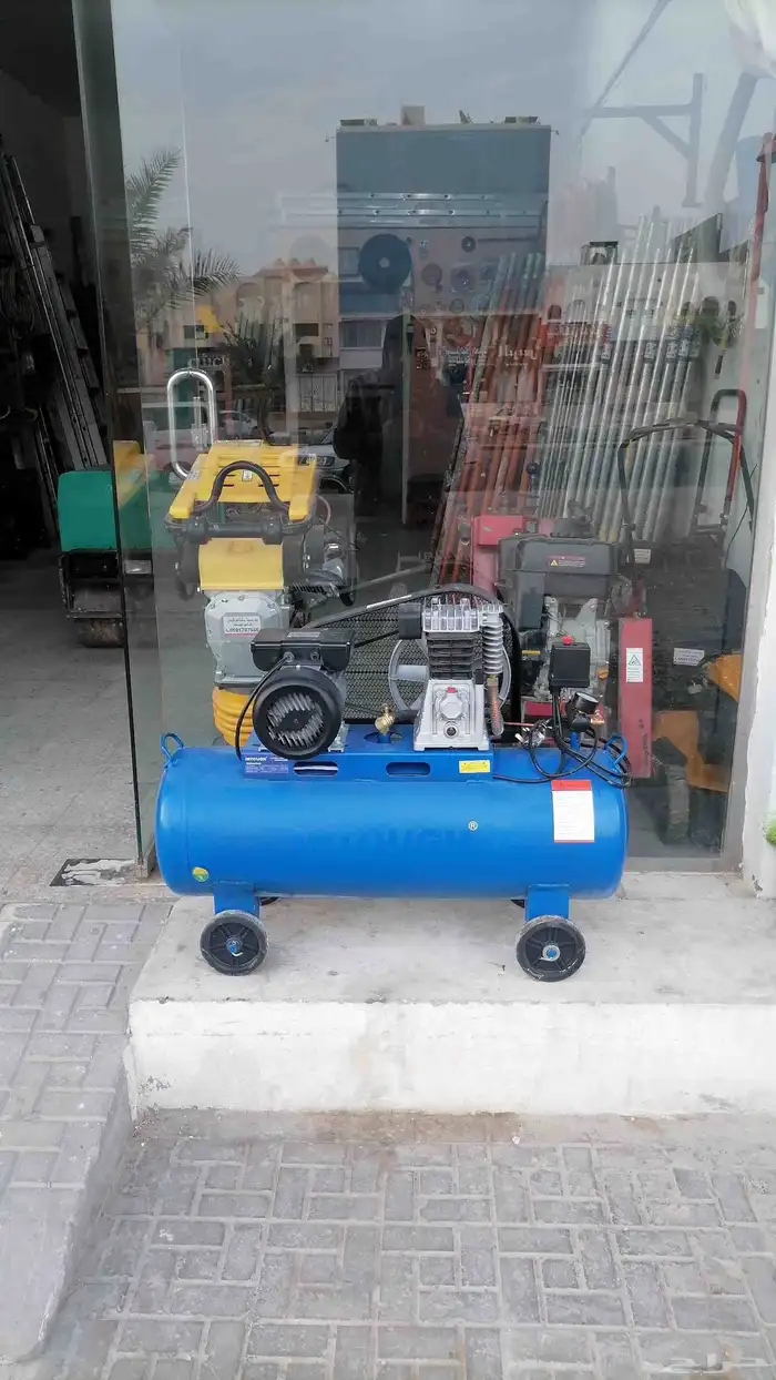 تاجير معدات الاحساء سقالات همر سلم رصاصة مولد كهرباء هزاز 1