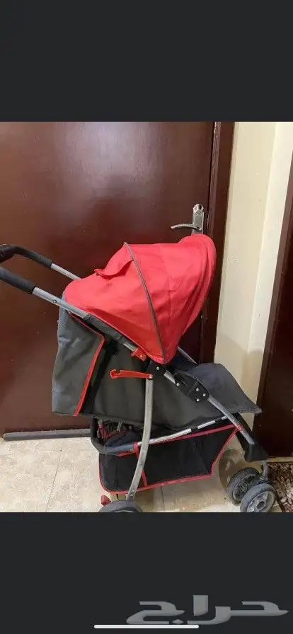 عربه اطفال ماركه شيكو بحاله ممتازه استعمال خفيف 0