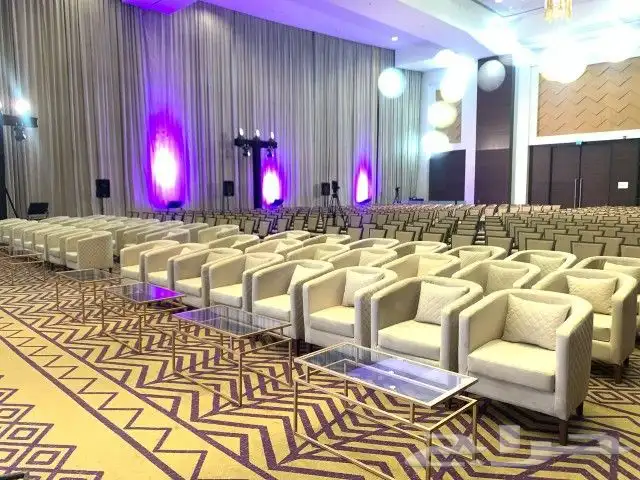 عندنا كراسي وطاولات قهوجين صبابين 0