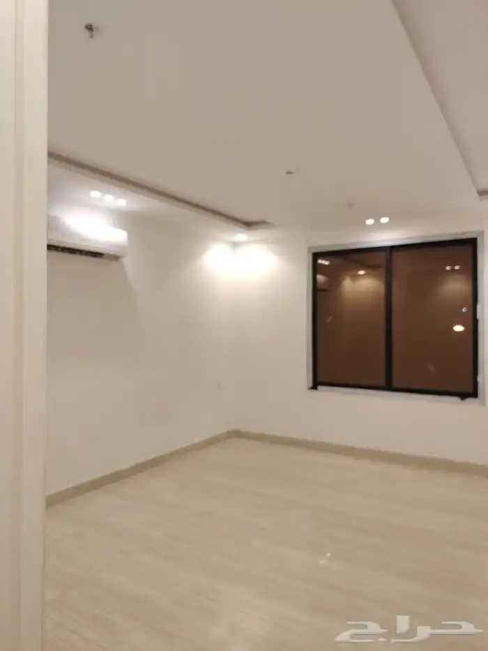 عمارة بها شقق للايجار 2