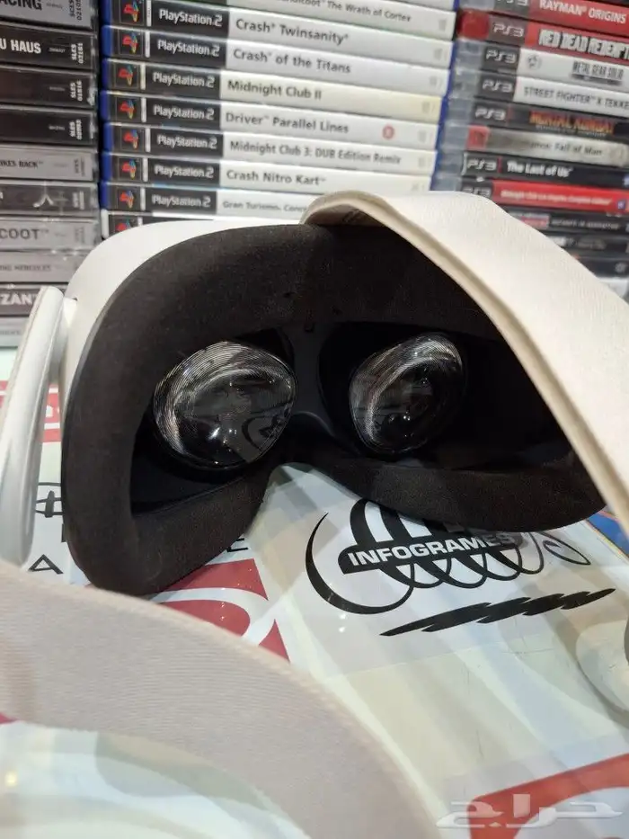 للبيع ميتا كويست 2 4