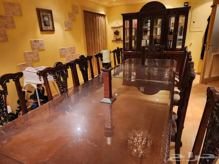 طاوله طعام 12 كرسي ودولاب 0