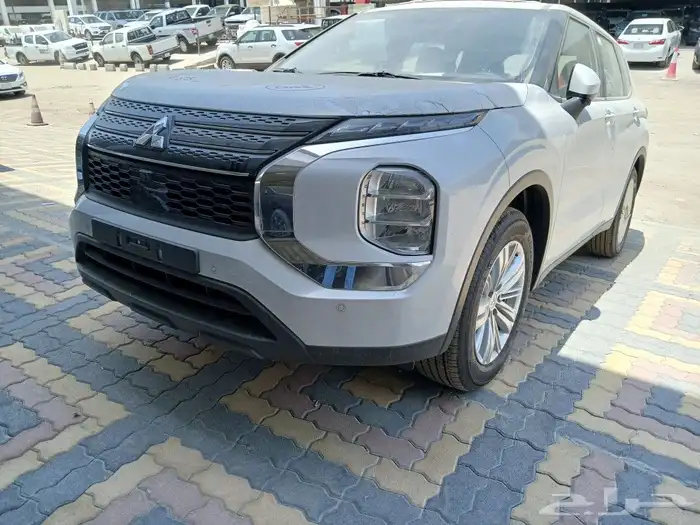 ميتسوبيشي اوتلاندر 2025 1