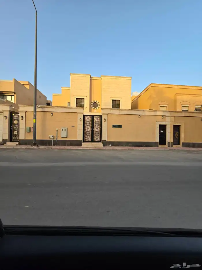 للبيع فيلا حي الملقا 0