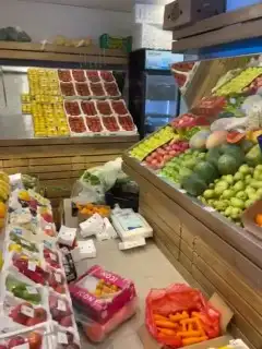 ديكور محل خضراء خشبي كامل للبيع 3
