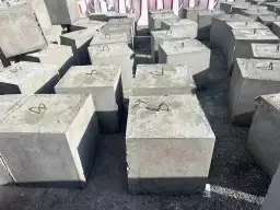 قواعد وحواجز خرسانية 9