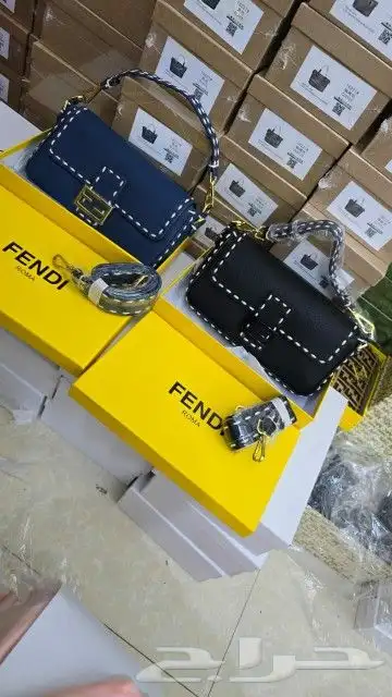 يوجد لدينا جميع انوع الشنط  مله وقطاعي 7