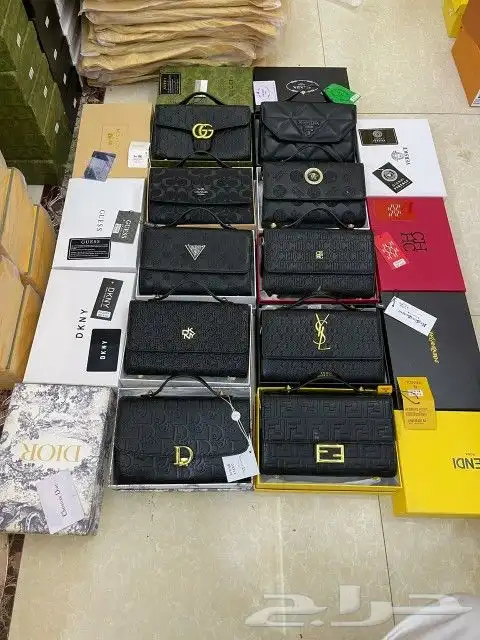 يوجد لدينا جميع انوع الشنط  مله وقطاعي 5