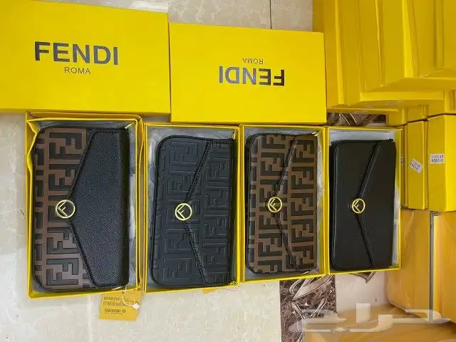 يوجد لدينا جميع انوع الشنط  مله وقطاعي 3