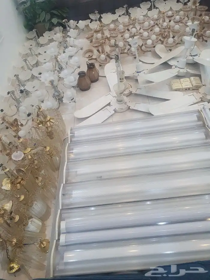 ثريات ومراوح ونجف اثاث 1