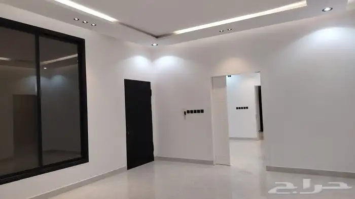 فيلا 300م دور ودور وشقة 8