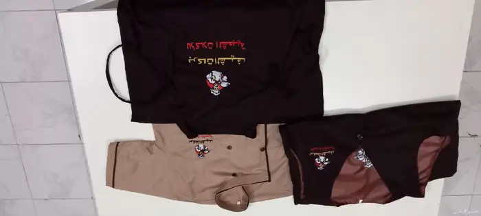 نفصل ونطرز ونبدع لك زي موحد 18