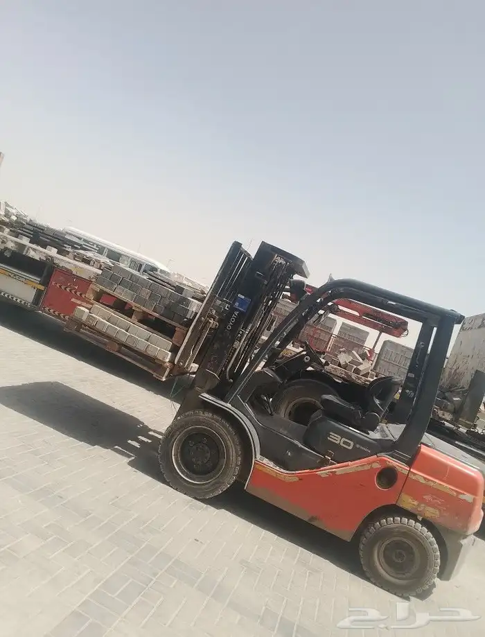 كرينات صطحات رفعات شوكيه سيزرات للايجار اليوميه والشهري 2