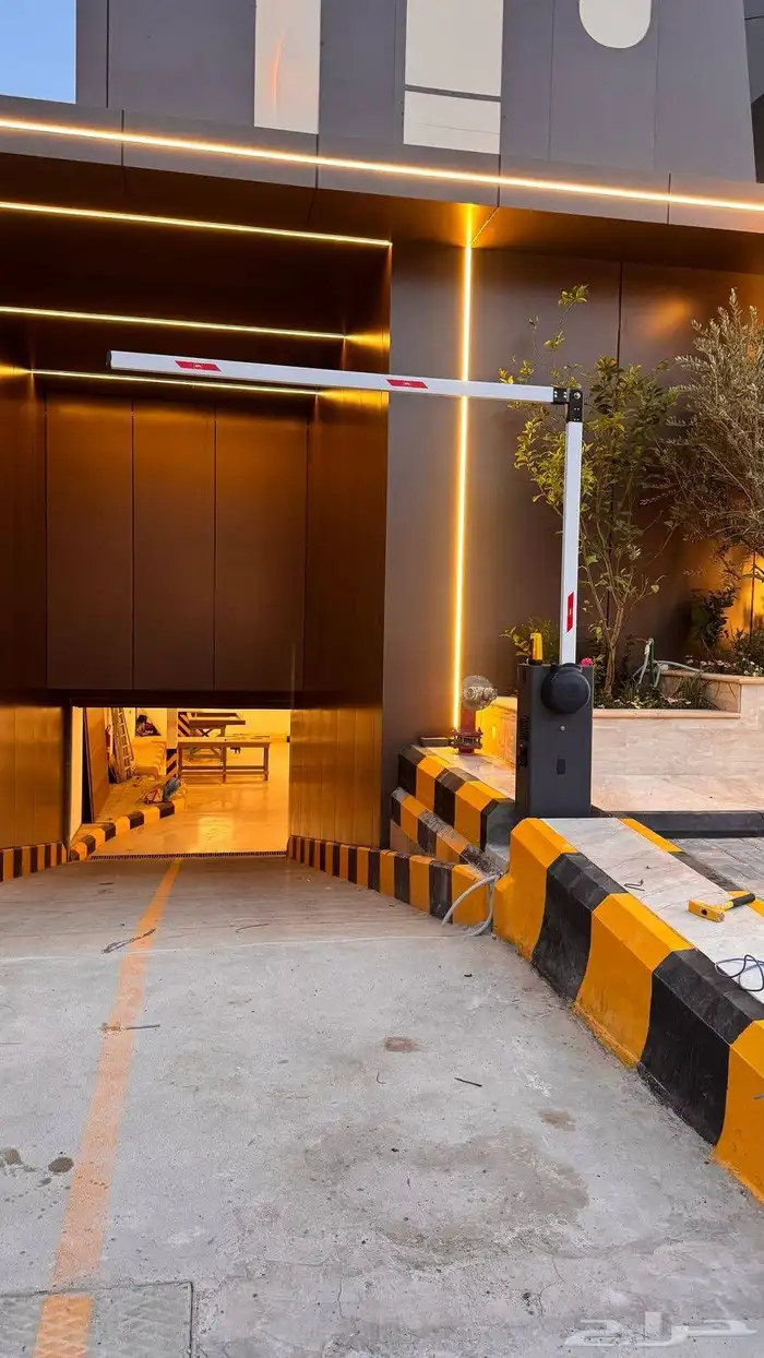 كاميرات مراقبة وأنظمة الدفاع المدنى وادوات سنترال 2