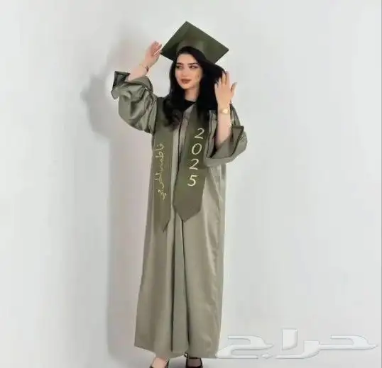 عبايه التخرج   2025 2