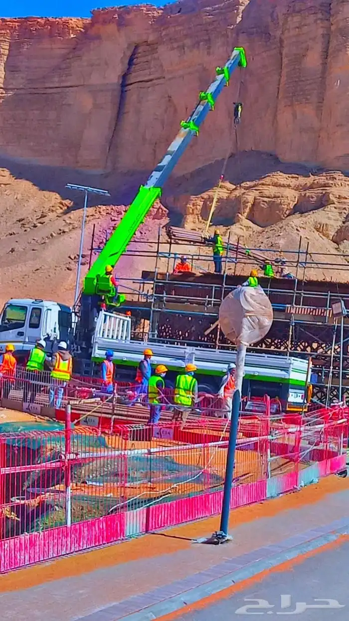 بوم تراك ونش سطحة للايجار سيزلفت مانلفت ايجار تاجير المعدات 1