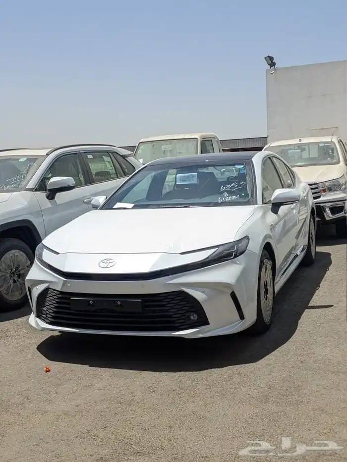 تويوتا كامري LE هايبرد 2025 0