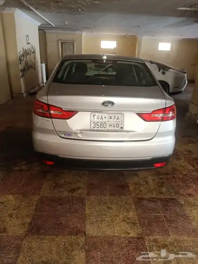 فورد إسكورت 1