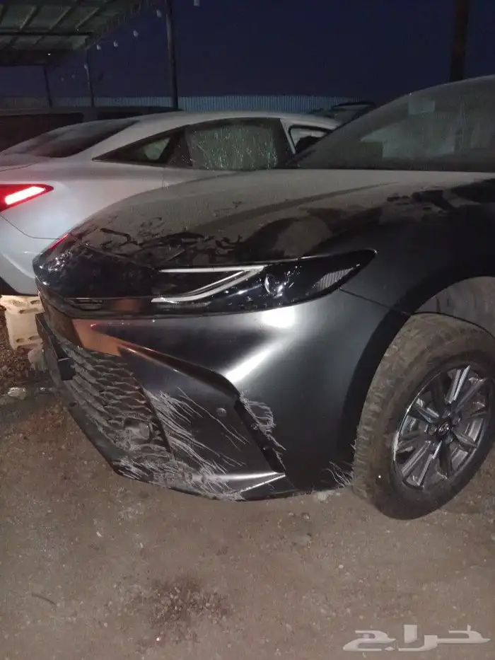 تشليح لبيع قطع غيار افالون   وكامري ولكزس 5