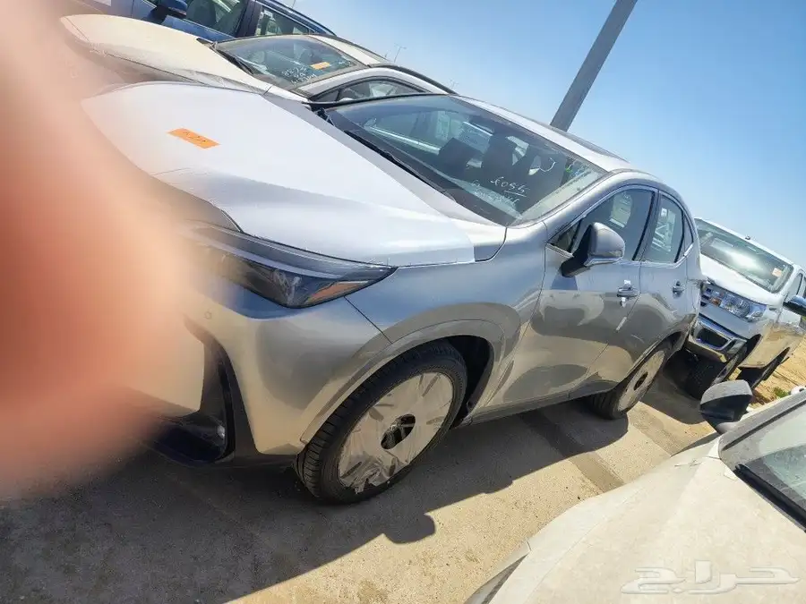 ليكزس NX350 تتانيوم 2025 3
