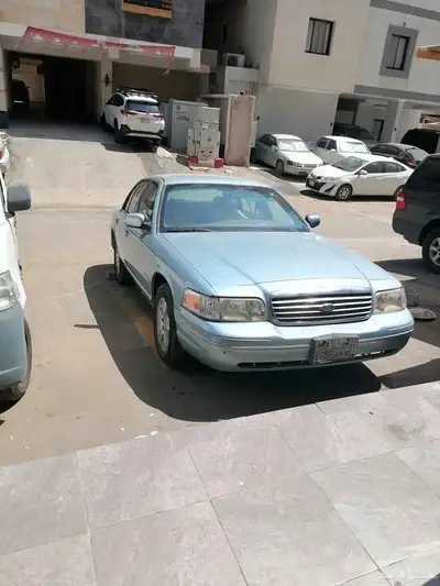 للبيع كراون فكتوريا موديل 99 امريكي. بجدة. تشليح 9