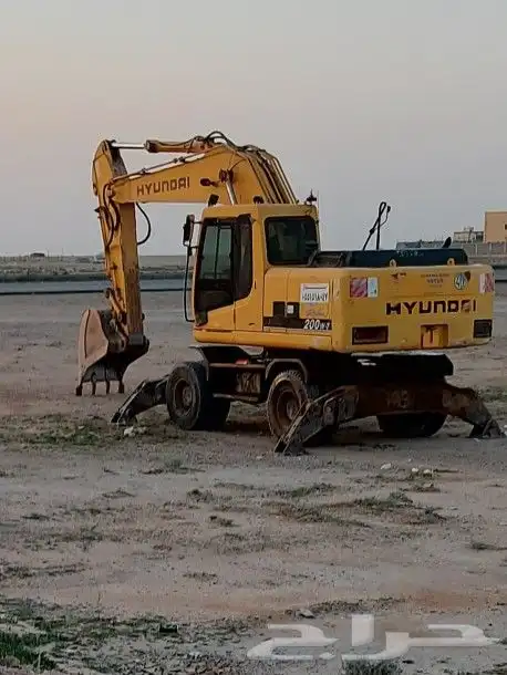 بوكلين كفرات و جنزير الإجار يومي و شهري و قطوعه 0