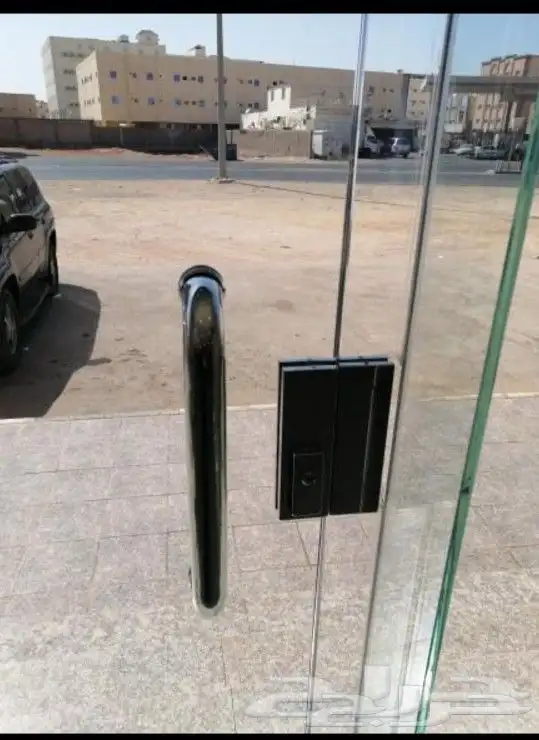 صيانة أبواب الزجاج والسيكوريت 0