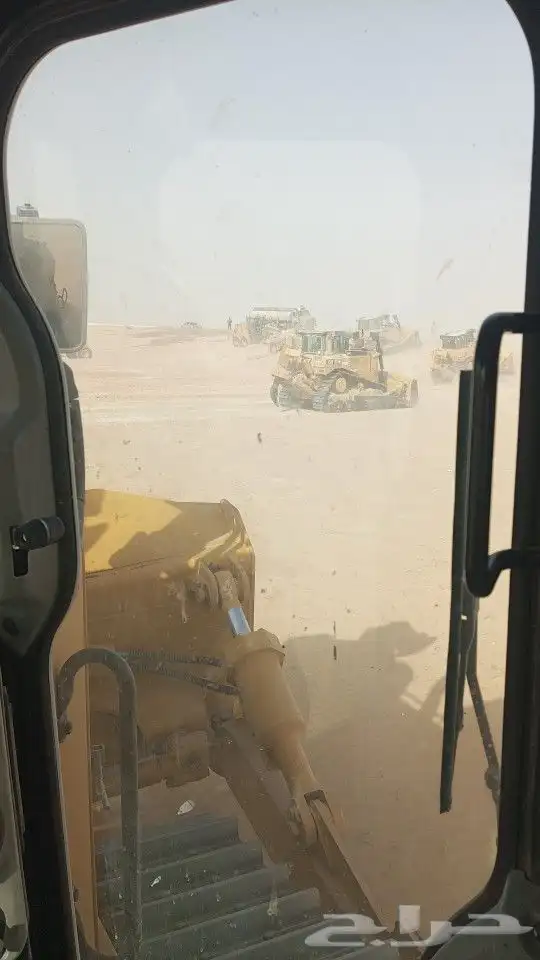 سائق بلدوزر يحمل رخصه ارامكو 0