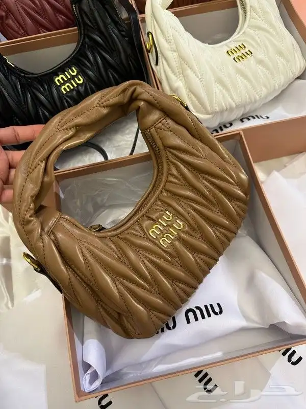 شنط ماركة ميو ميو وجميع الماركات الاكثر طلبا 34