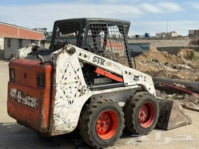 إيجار جميع المعداد الثقيله قلابات سكس تريلات شولت بوكلينات 3