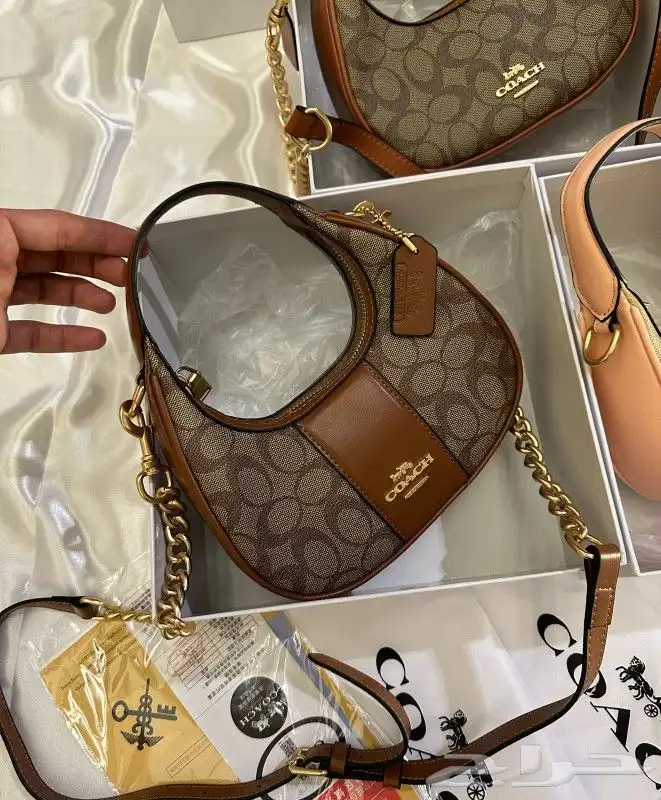 شنط ماركة ميو ميو وجميع الماركات الاكثر طلبا 41