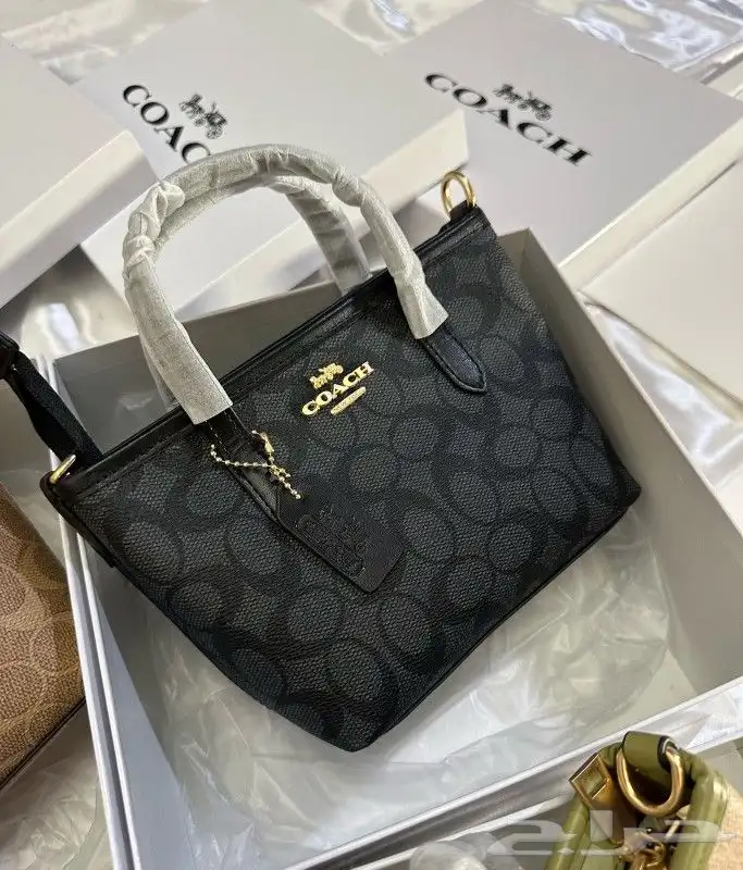 شنط ماركة ميو ميو وجميع الماركات الاكثر طلبا 36