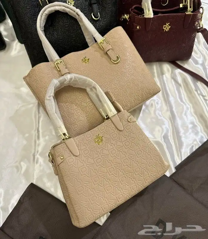 شنط ماركة ميو ميو وجميع الماركات الاكثر طلبا 22