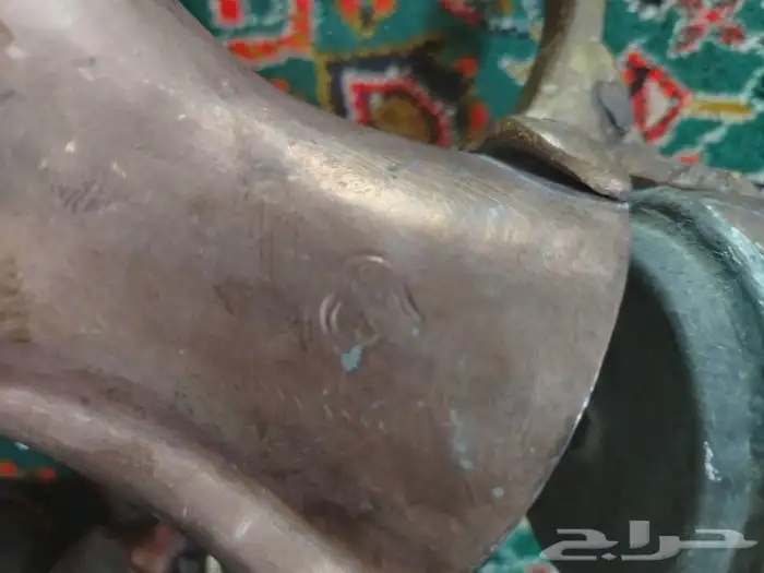 دلال قديمه وحده عليها ختمين وحده عليها ختم واحد 17