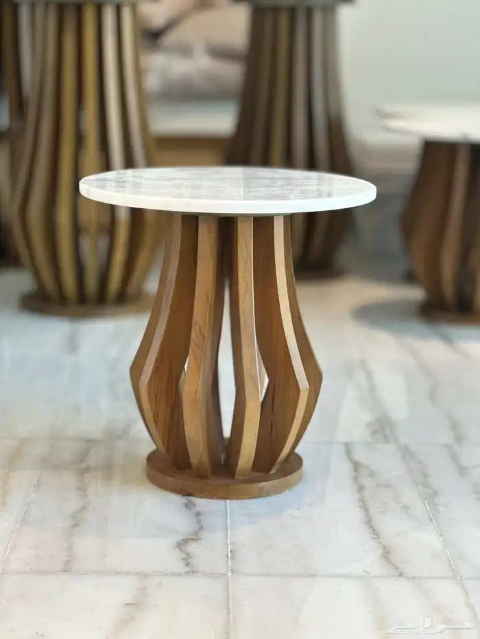 رخام صناعي . وطبيعي . واعمال خشبية . 7