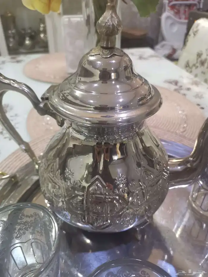 صينية وبراد جديد مع خمس كؤوس للبيع 3
