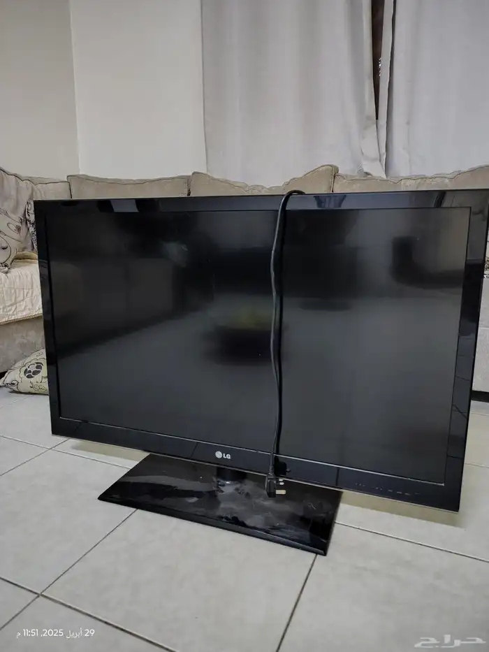 شاشة LG 42 بوصة بحالة ممتازة (منفذ HDMI لا يعمل) 1