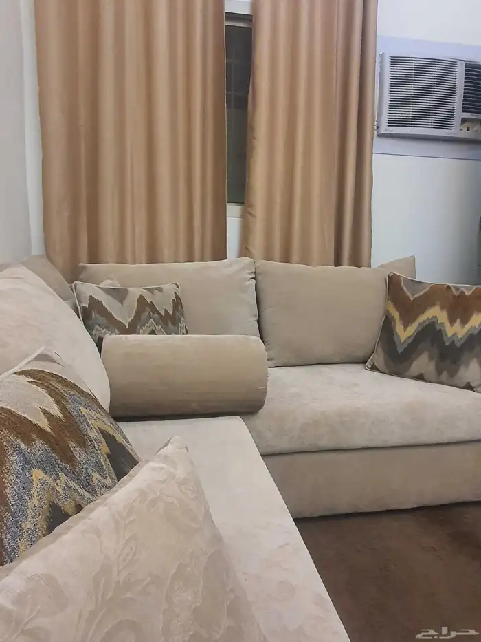 كنب نظيف خالي من العيوب 2