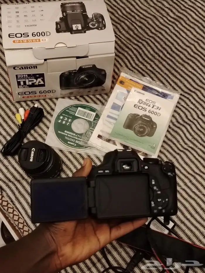 كاميرا كانون 600d نظيفه شبه جديده بجميع ملحقاته والكرتون 3