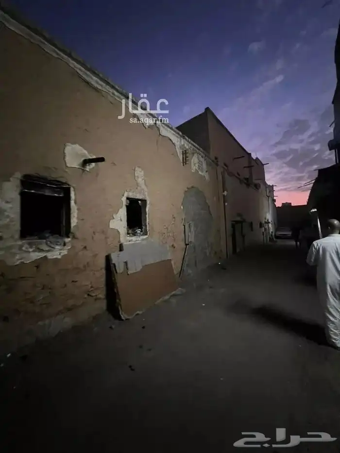 للبيع بيت شعبي في حي العود 0