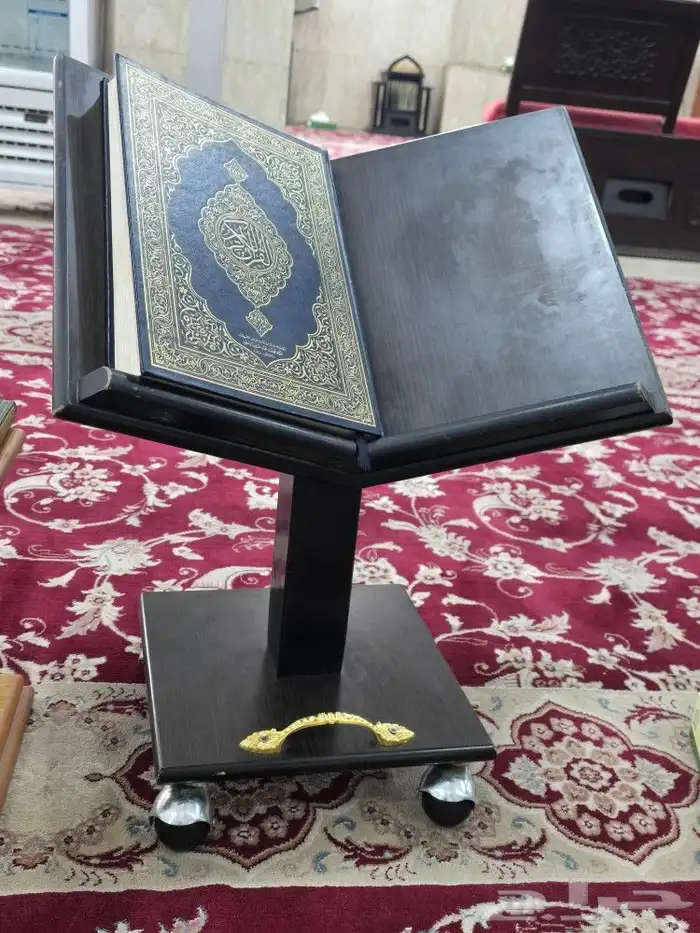 لدينا تفصيل حامل مصاحف خشبيه على جميع المقاسات وكافت الأشكال 0