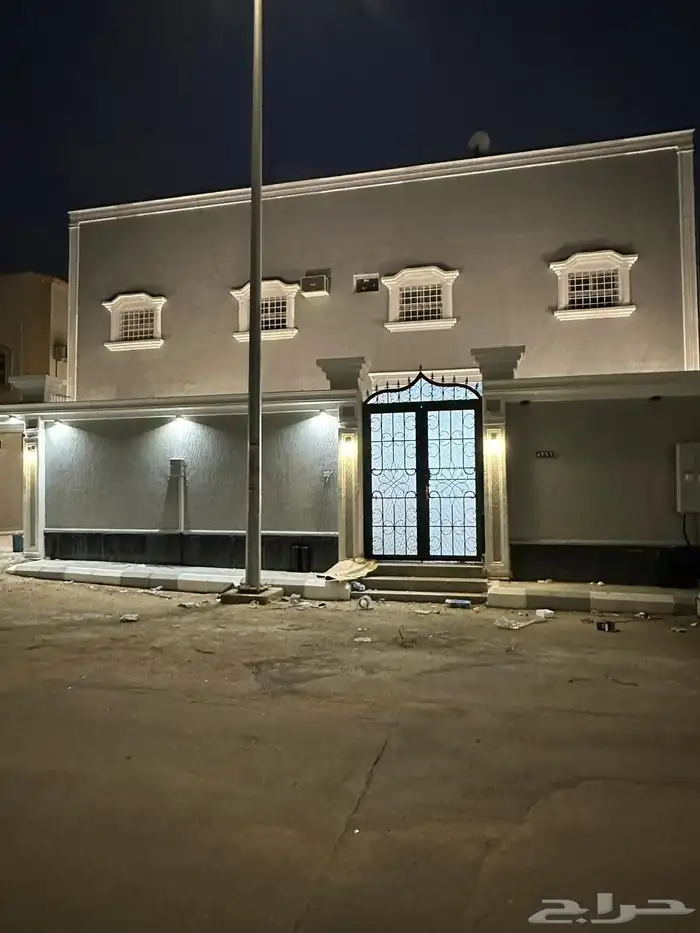 عمارة مميزة للبيع دور وثلاث شقق ف حي الموسى خميس مشيط 12
