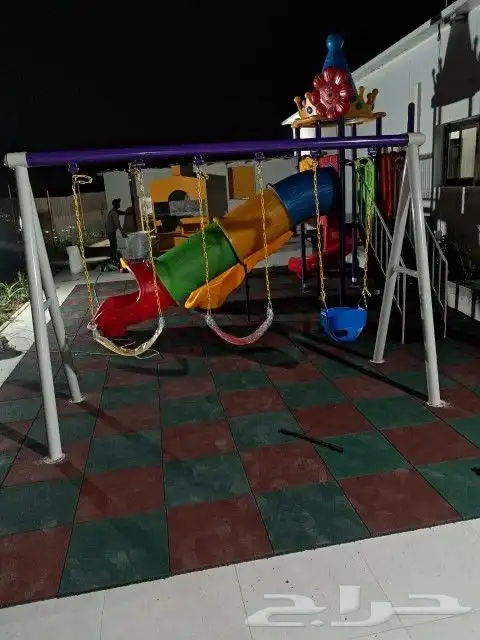 العاب مراجيح دوارة ارضيات وزحاليق ونطاطات بمقاسات مختلفة 29