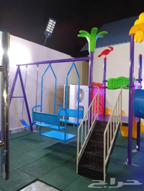 العاب مراجيح دوارة ارضيات وزحاليق ونطاطات بمقاسات مختلفة 45